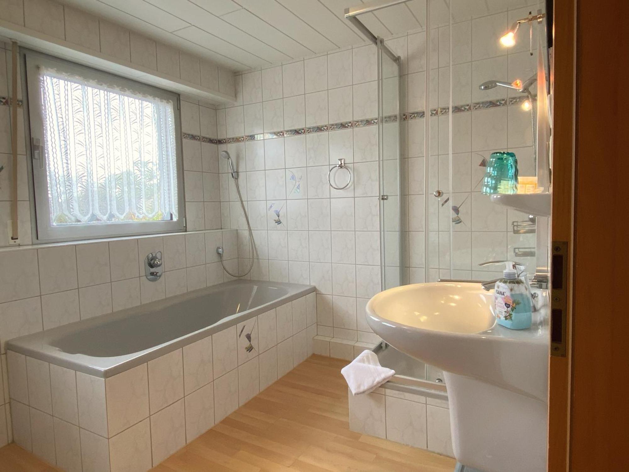 Hotel-Restaurant-Haus Berger Фирзен Екстериор снимка