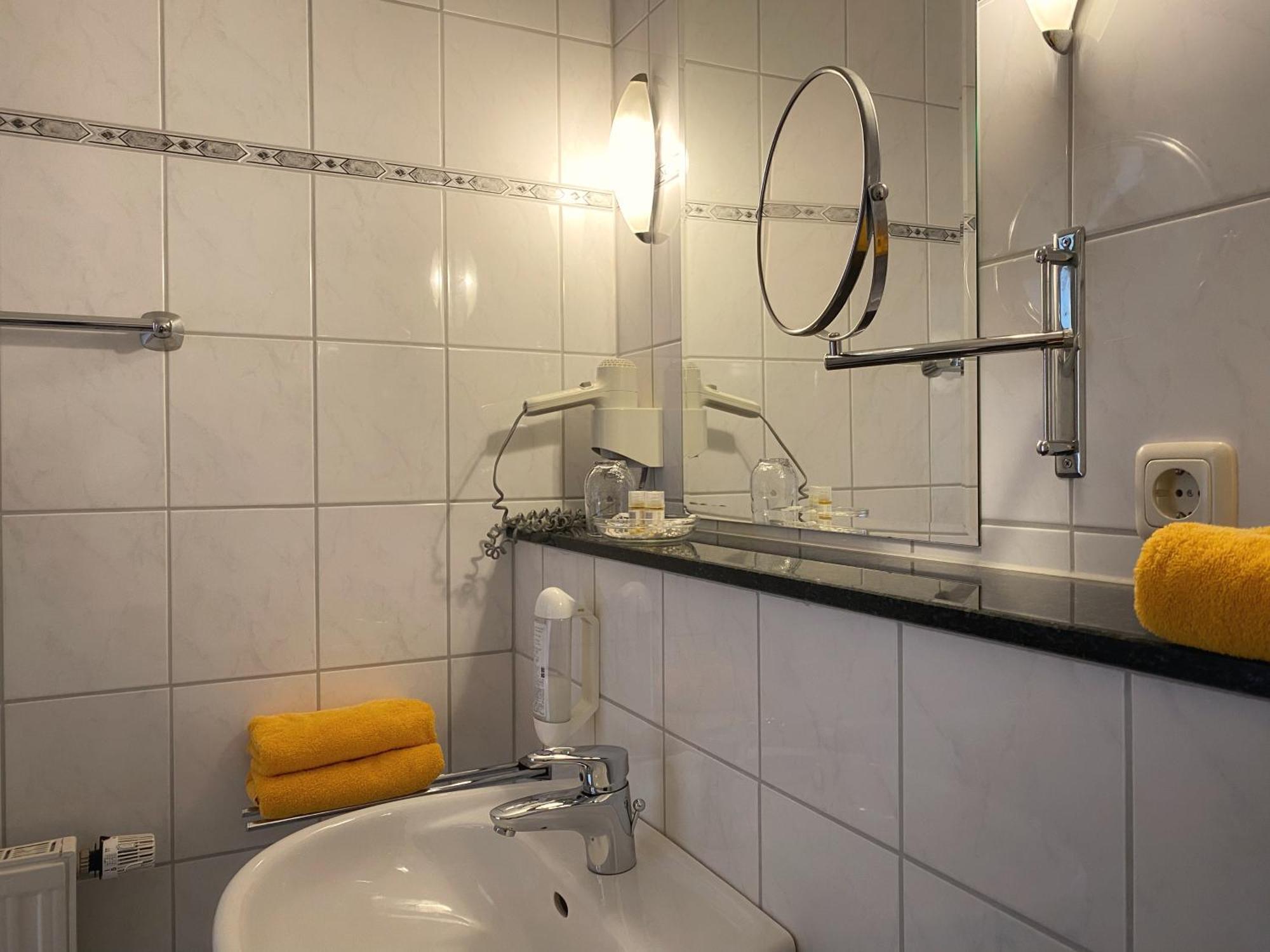 Hotel-Restaurant-Haus Berger Фирзен Екстериор снимка