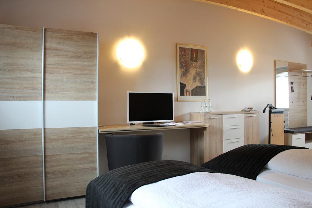 Hotel-Restaurant-Haus Berger Фирзен Екстериор снимка