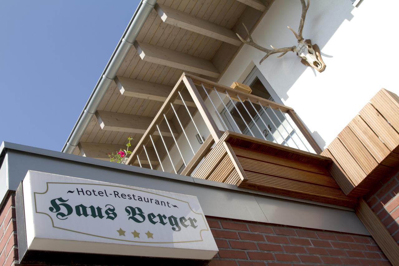Hotel-Restaurant-Haus Berger Фирзен Екстериор снимка